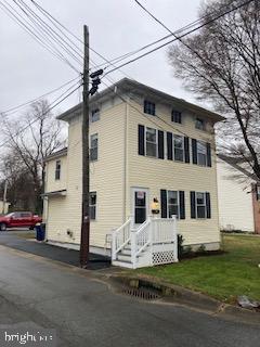Primary Photo - 215 Adams St