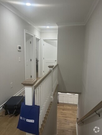 Building Photo - 14 Mount Hood Rd