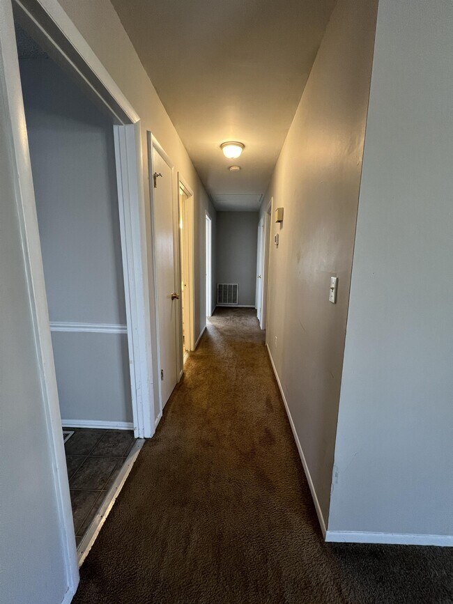 Building Photo - 406 Turkey Hill Dr