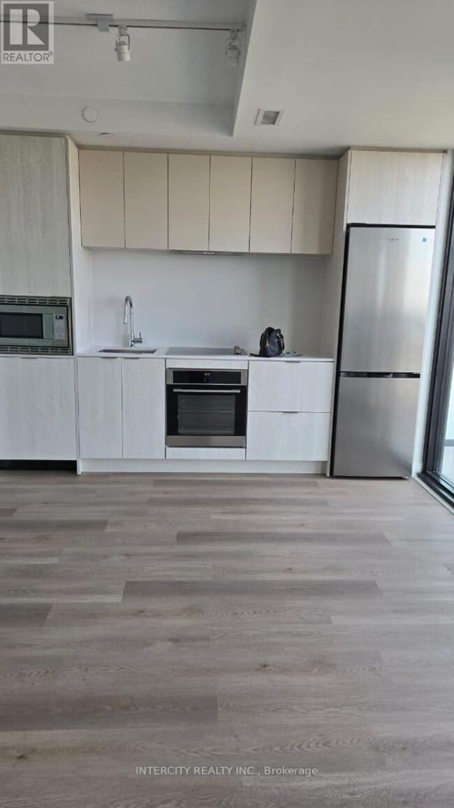 Building Photo - 3009 Novar Rd