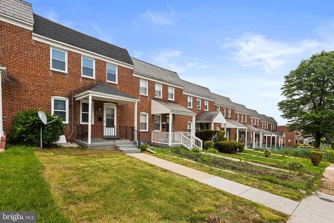 Building Photo - 1015 Lyndhurst St