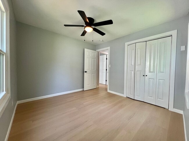 Building Photo - ? Cozy 3 Bedroom Home with Large Yard Sout...
