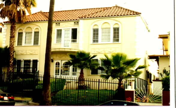 Building Photo - 932 S Mariposa Ave