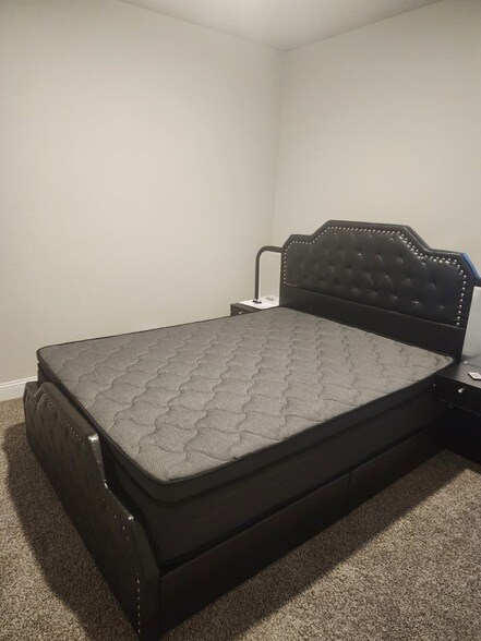 Building Photo - 1600 Razorbill Rd