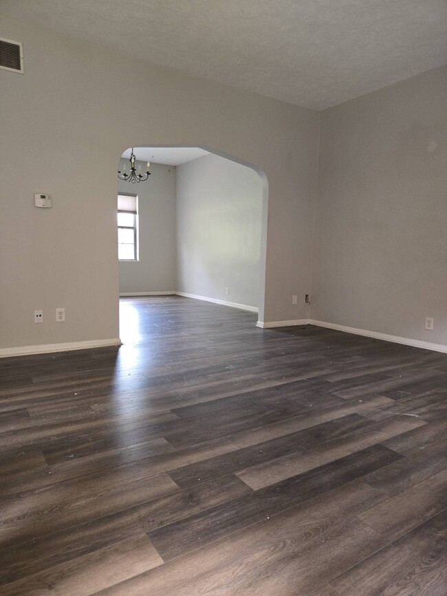 Foto del edificio - 530 Sutherland Ave