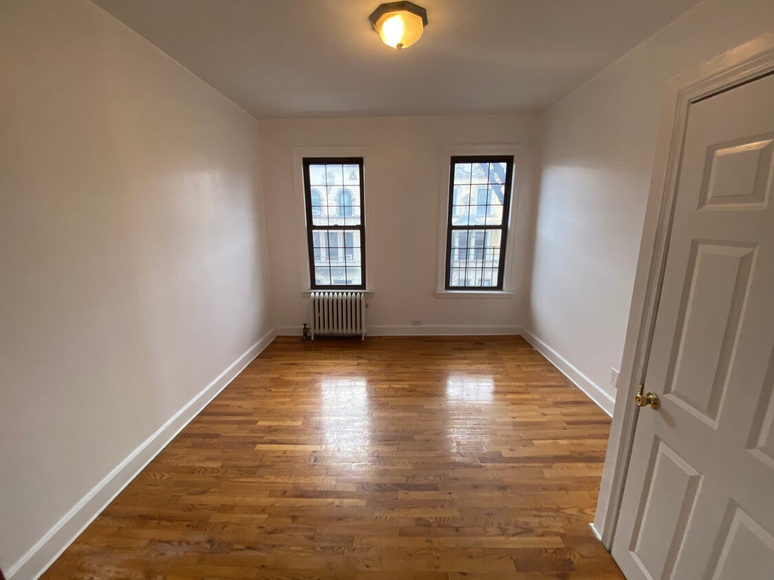 Primary Photo - 537 W 150th St