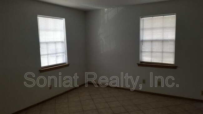 Building Photo - 3025 16th St