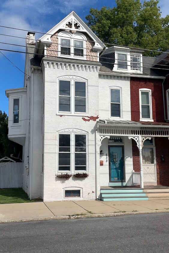 Foto principal - Beautifully Renovated Home in Columbia Bor...