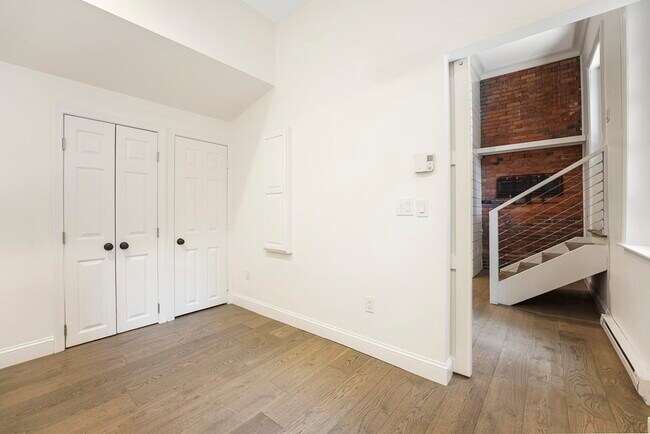 Building Photo - 565 Columbus Ave