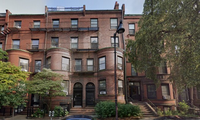 Building Photo - 511 Beacon St