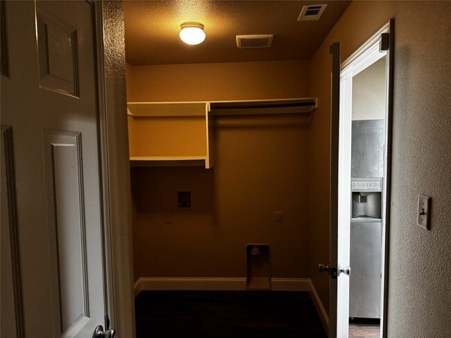 Building Photo - 5608 Humbert Ave