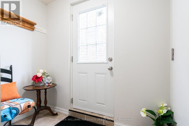 Photo du bâtiment - 54 Greybeaver Trail