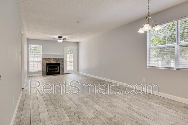 Foto del edificio - 4760 Brookwood Dr