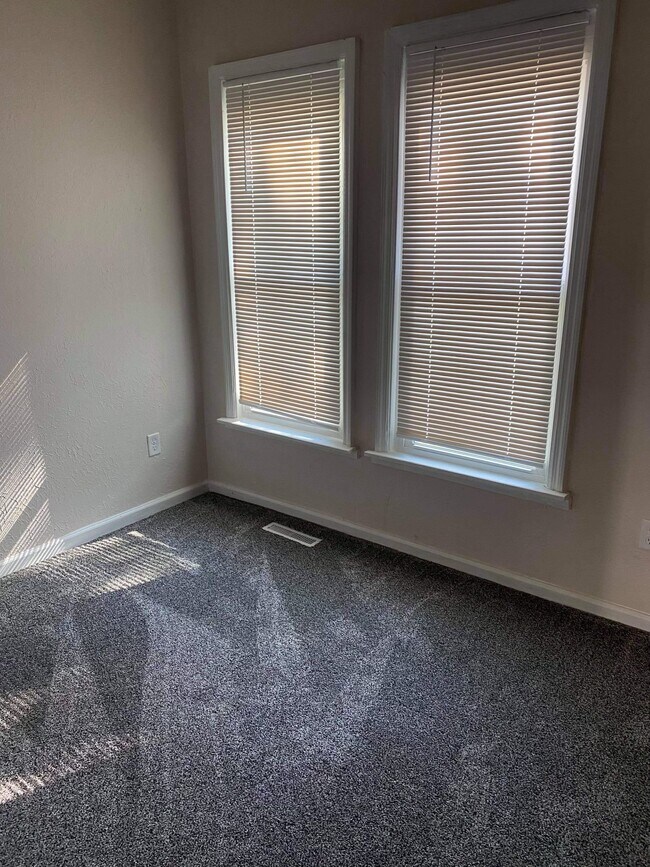 Building Photo - 1838 J Ave NE