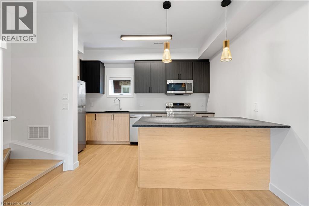 Photo principale - 15 Cedar St N