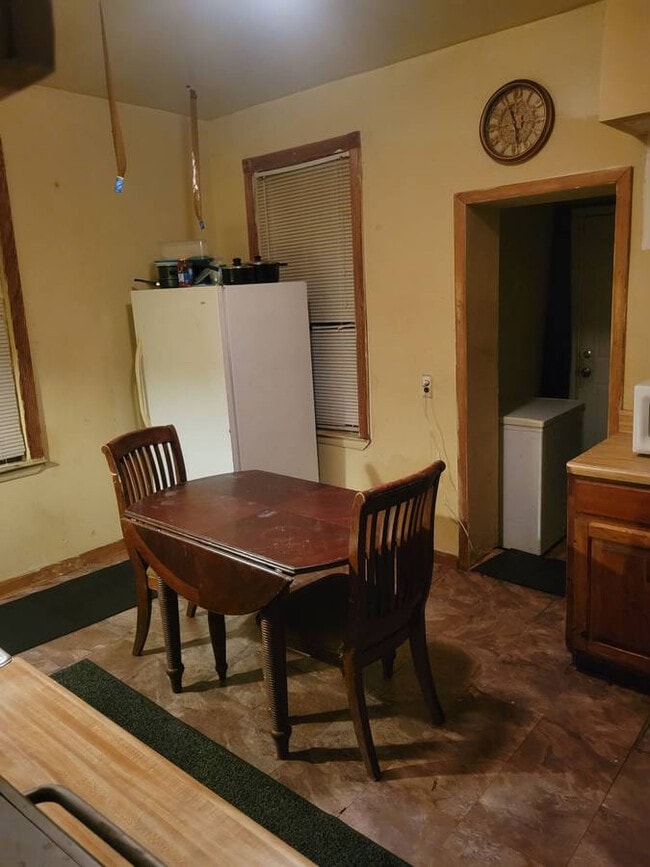 Building Photo - 518 Tunbridge Rd