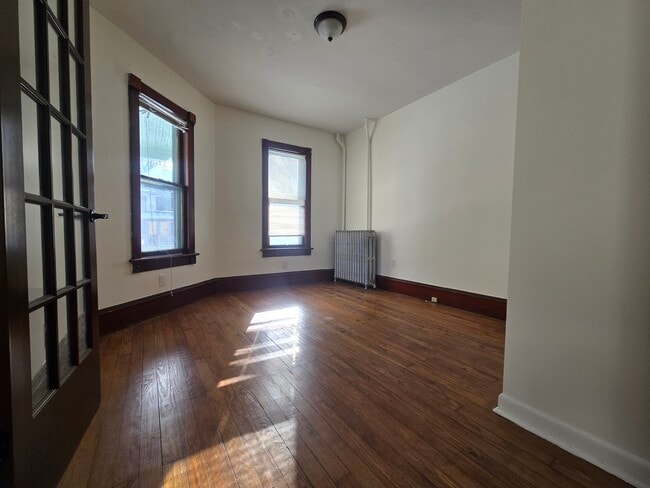 Building Photo - 146 Analomink St