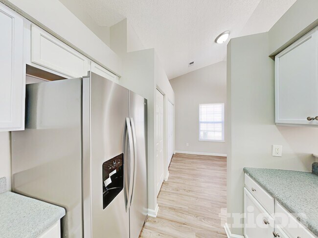 Foto del edificio - 721 Elderberry Ln