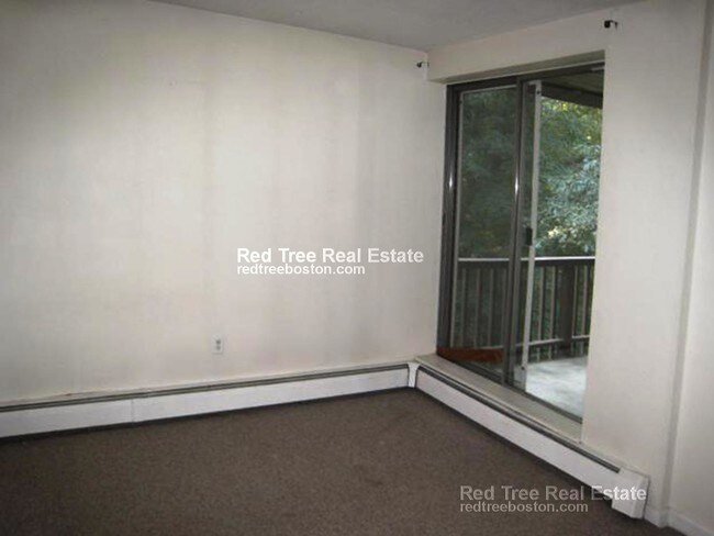 Building Photo - 144 Kenrick St