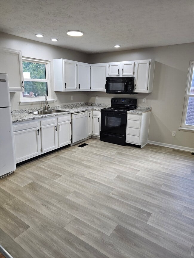 Building Photo - 521 Bell Pl Dr