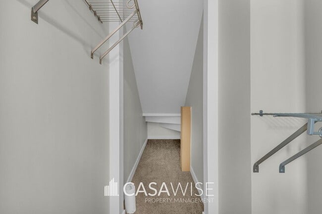 Building Photo - 1067 Berg Pl