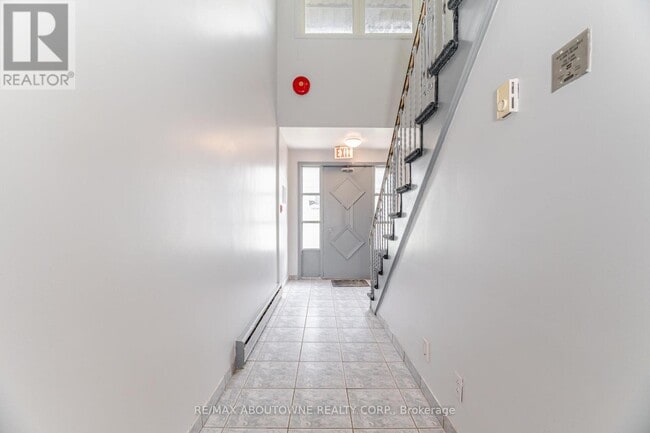 Photo du bâtiment - 2320-2320 Hixon St