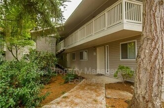 Building Photo - 14517 NE 40th St
