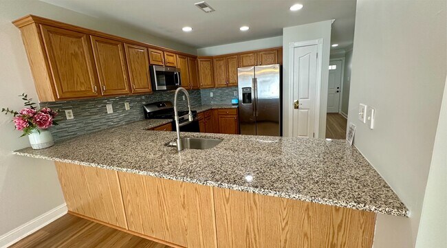 Building Photo - 306 Jamestown Ct