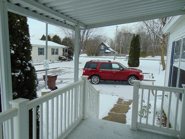 Building Photo - 3858 Longfore Dr