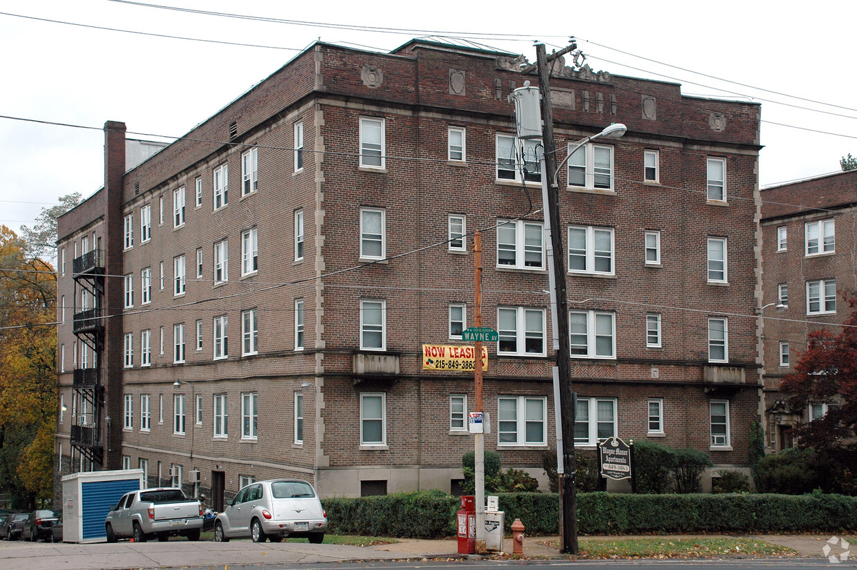 Building Photo - Wayne Manor Apartments