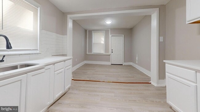 Building Photo - 6307 Saybrook Ave