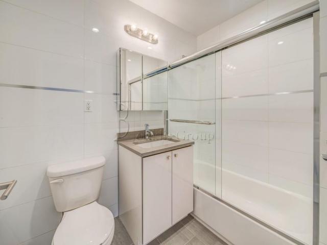Foto del edificio - 1 bedroom in ASTORIA NY 11103