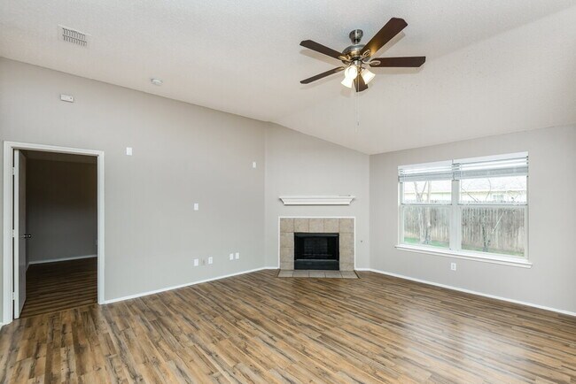 Building Photo - 10813 Briaroaks Dr