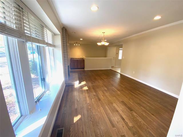 Foto del edificio - 476 Brightspur Ln