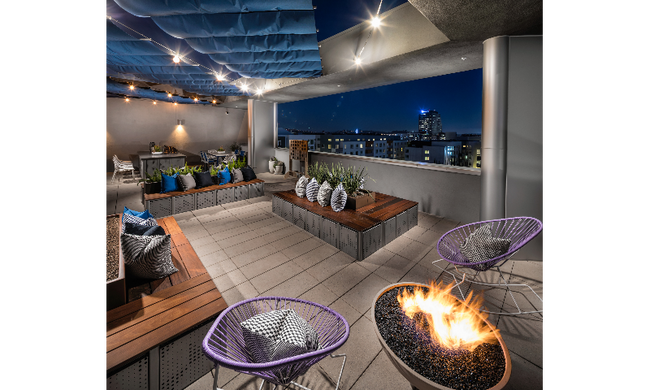 Impresionante Skydeck | Siguiente en Lex Apartments | Apartamentos de lujo en Glendale CA - Next on Lex