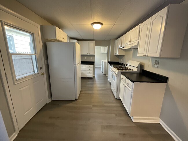 Foto del edificio - 625 Vander Ave