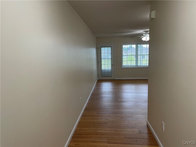 Foto del edificio - 24 Shady Ln
