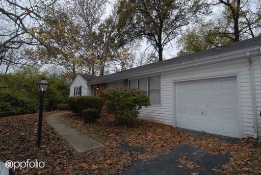 Building Photo - 10147 Fieldcrest Ln
