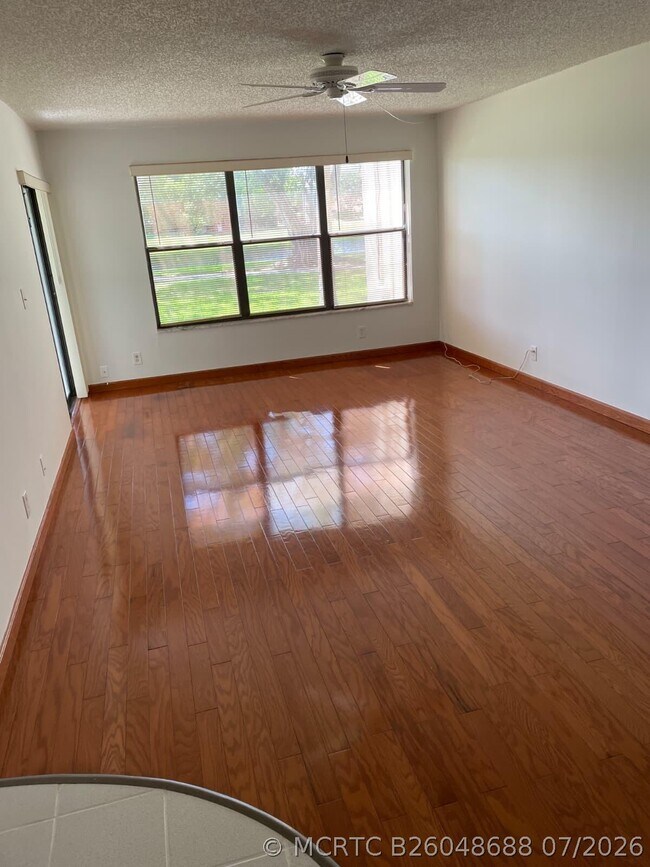 Foto del edificio - 2322 S Cypress Bend Dr