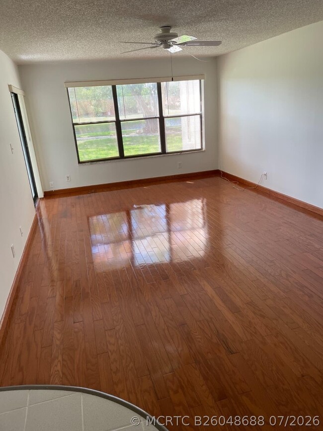 Building Photo - 2322 S Cypress Bend Dr