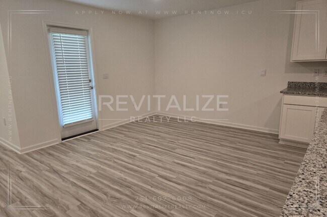 Foto del edificio - 4BR/2BA Home- Connected Living with Pool & Gym Access