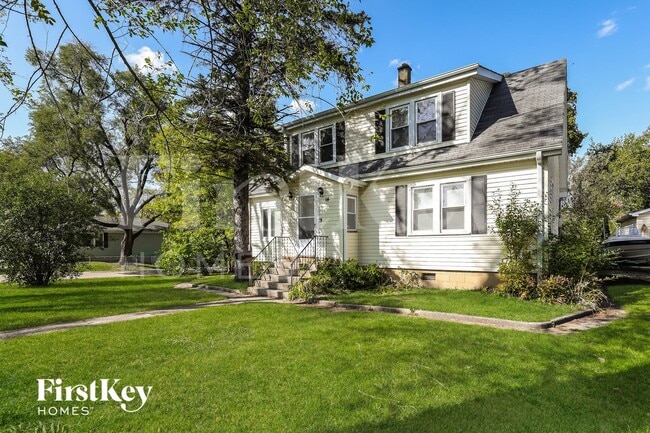 Building Photo - 14 E Willow Dr