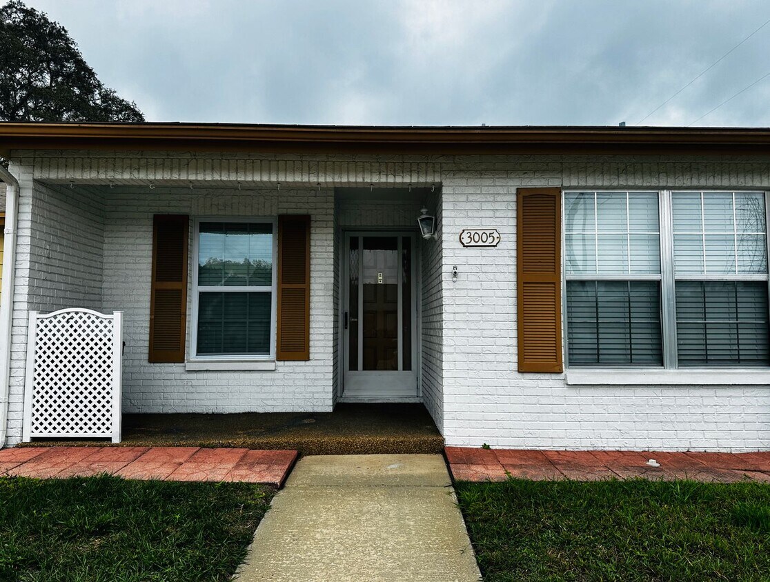 2 Bed/2 Bath, 1 story Villa in Veterans Villas AVAILABLE NOW! - 2 Bed/2 Bath, 1 story Villa in Veterans Villas AVAILABLE NOW!