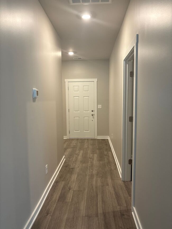 Building Photo - Beautiful 3 Bed 2 Bath Home in Shelbyville