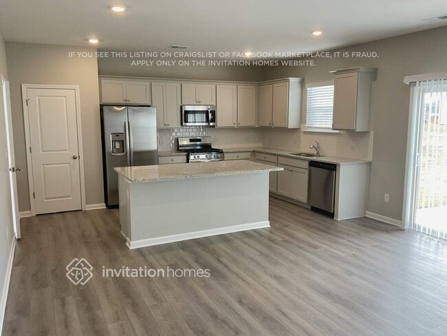 Building Photo - 537 Almere Dr