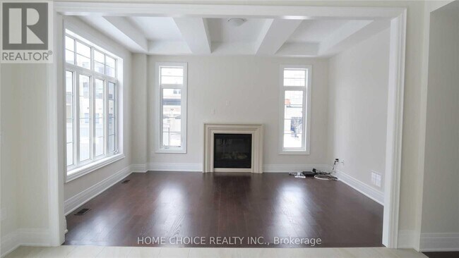 Building Photo - 120 Hurst Ave