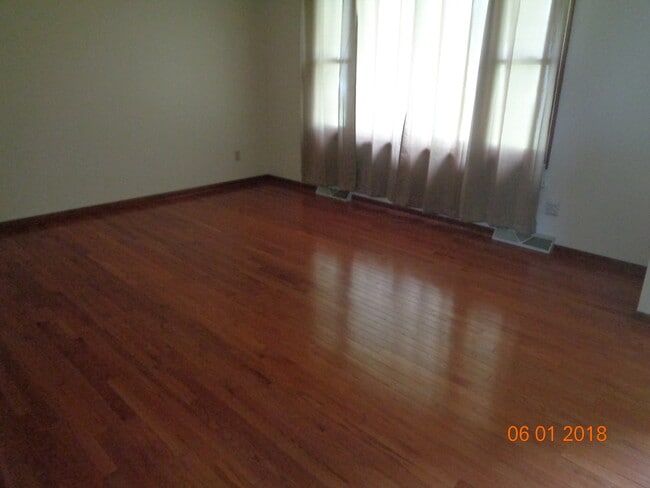 Foto del edificio - 1425 Como Park Blvd