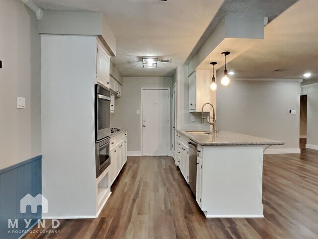 Foto del edificio - 1914 Meadow Creek Dr