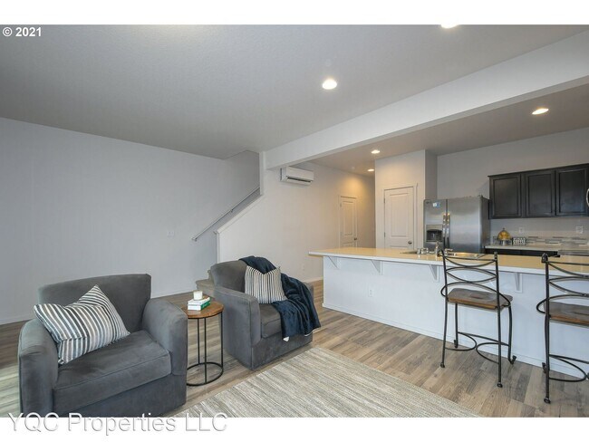 Building Photo - 3 br, 2.5 bath House - 2144 NE 115th Ct.