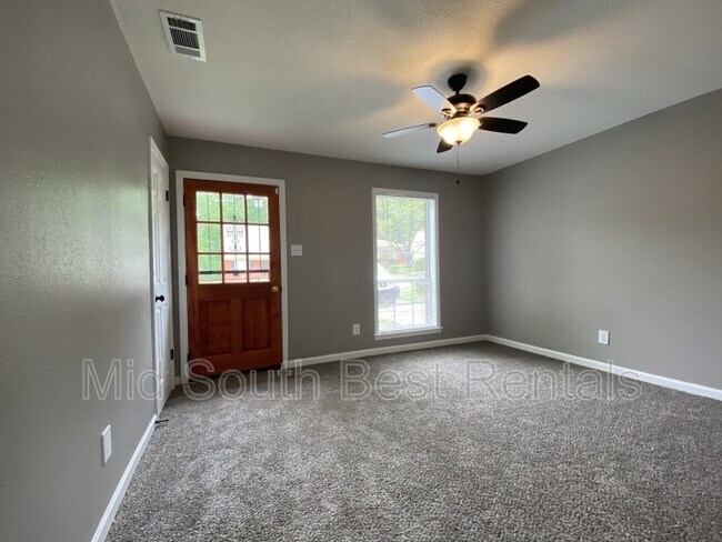 Building Photo - 4206 Glenbrook Dr